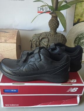 New Balance Black 577 Women's Walking Shoes